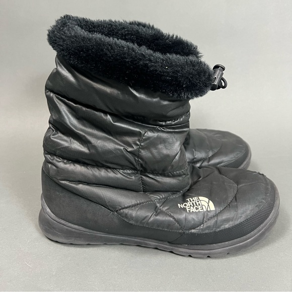 The North Face Lightweight Winter Boots - Picture 4 of 9
